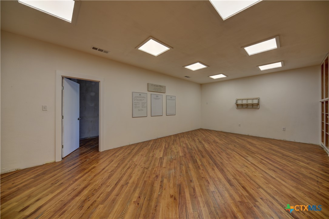 103 N Main B Property Photo 24