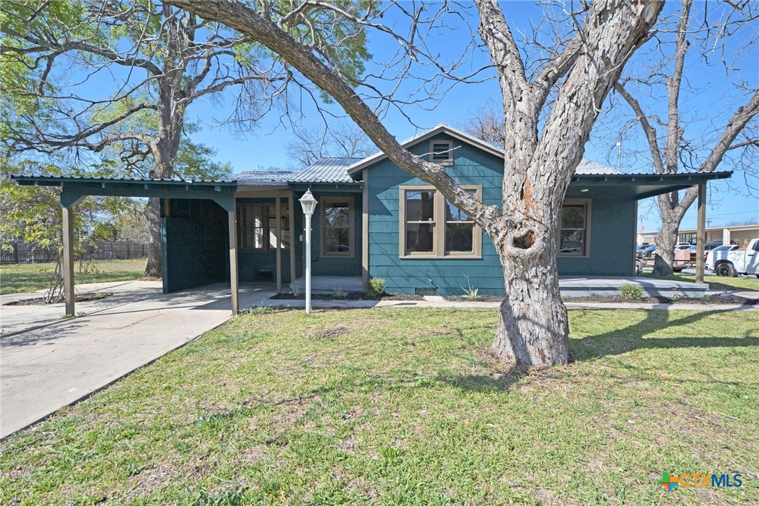 530 E Weinert Street Property Photo 2