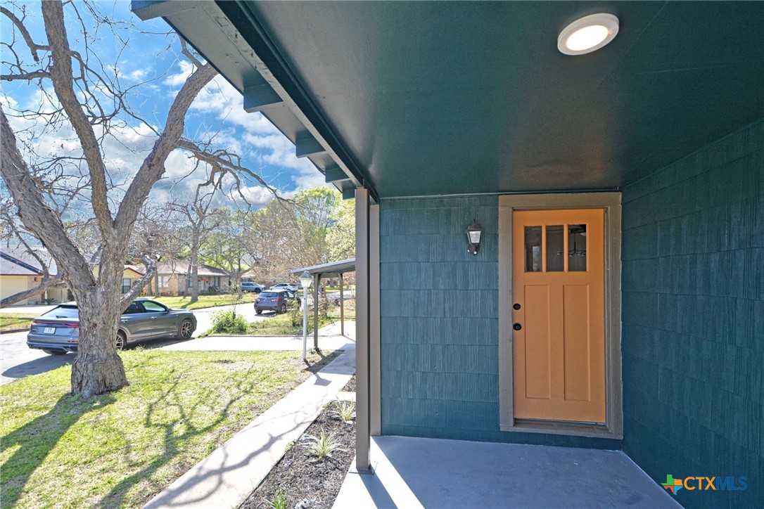530 E Weinert Street Property Photo 4