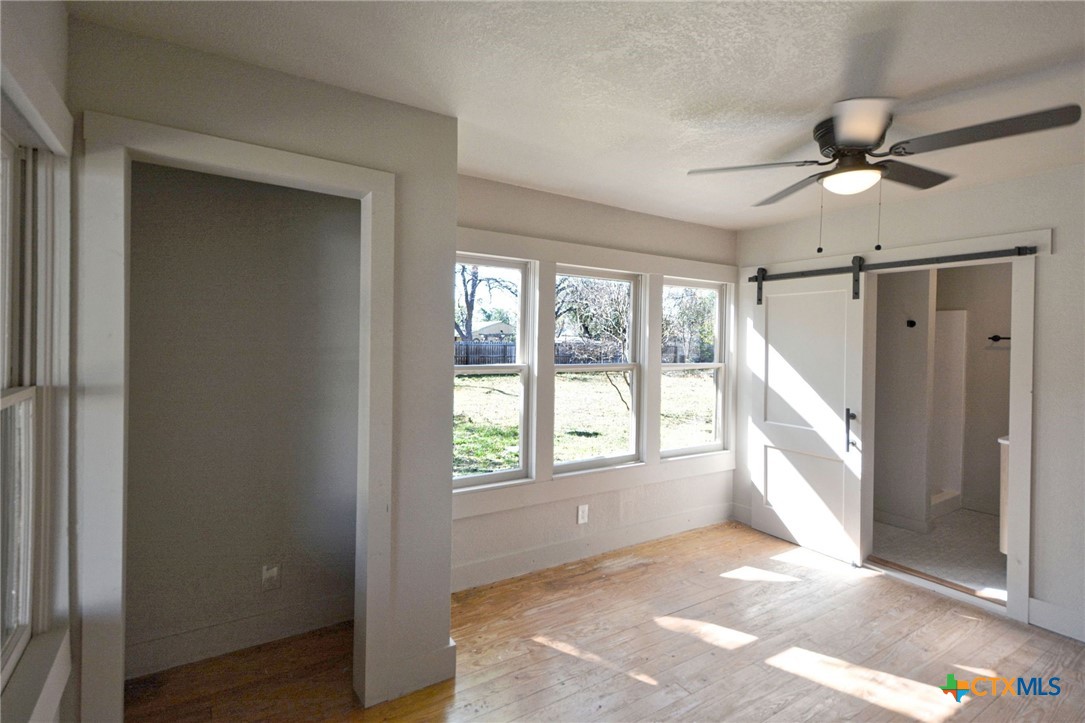 530 E Weinert Street Property Photo 11