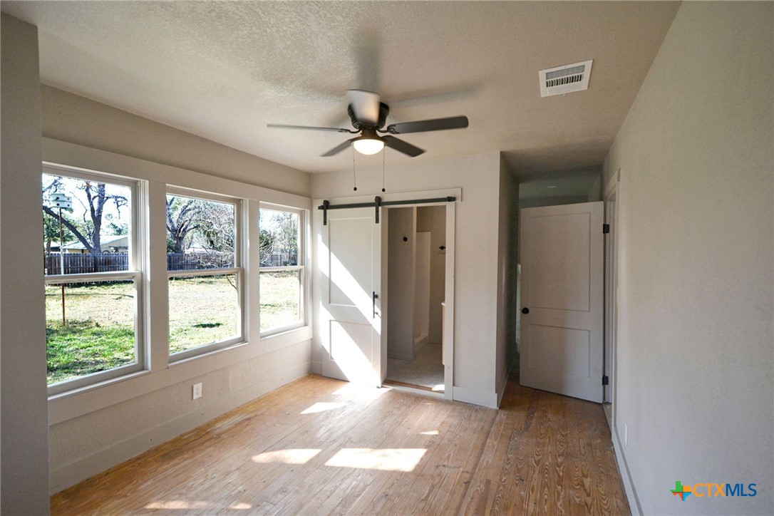 530 E Weinert Street Property Photo 12