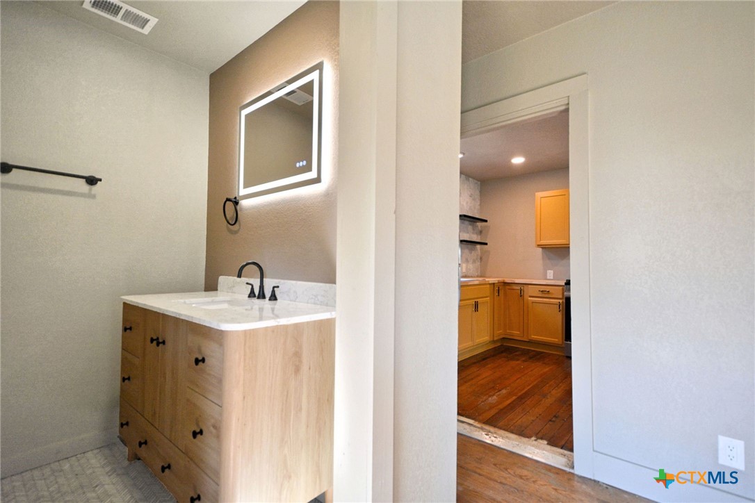 530 E Weinert Street Property Photo 14