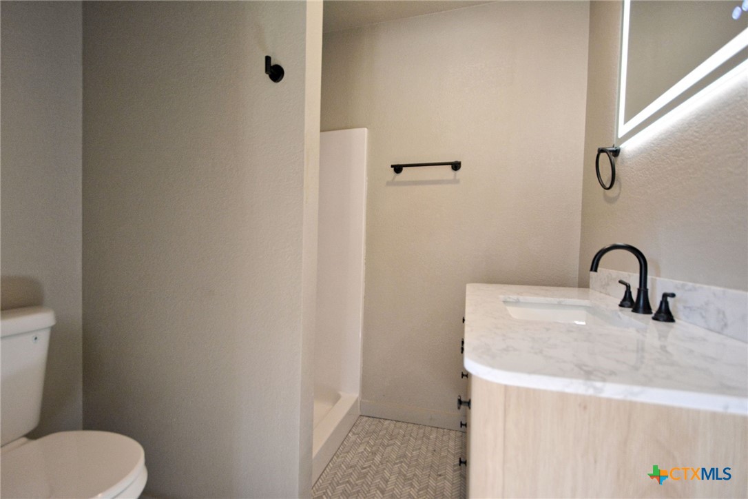530 E Weinert Street Property Photo 16