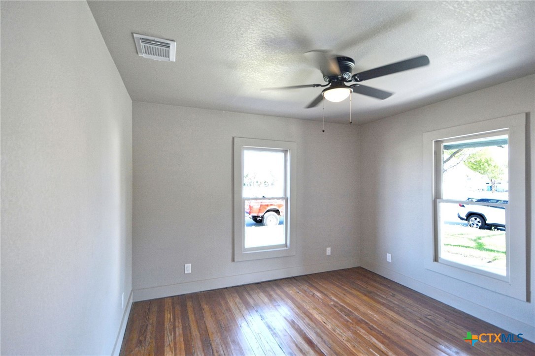 530 E Weinert Street Property Photo 18