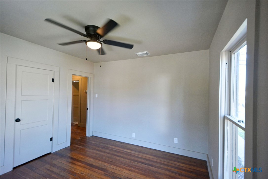 530 E Weinert Street Property Photo 20