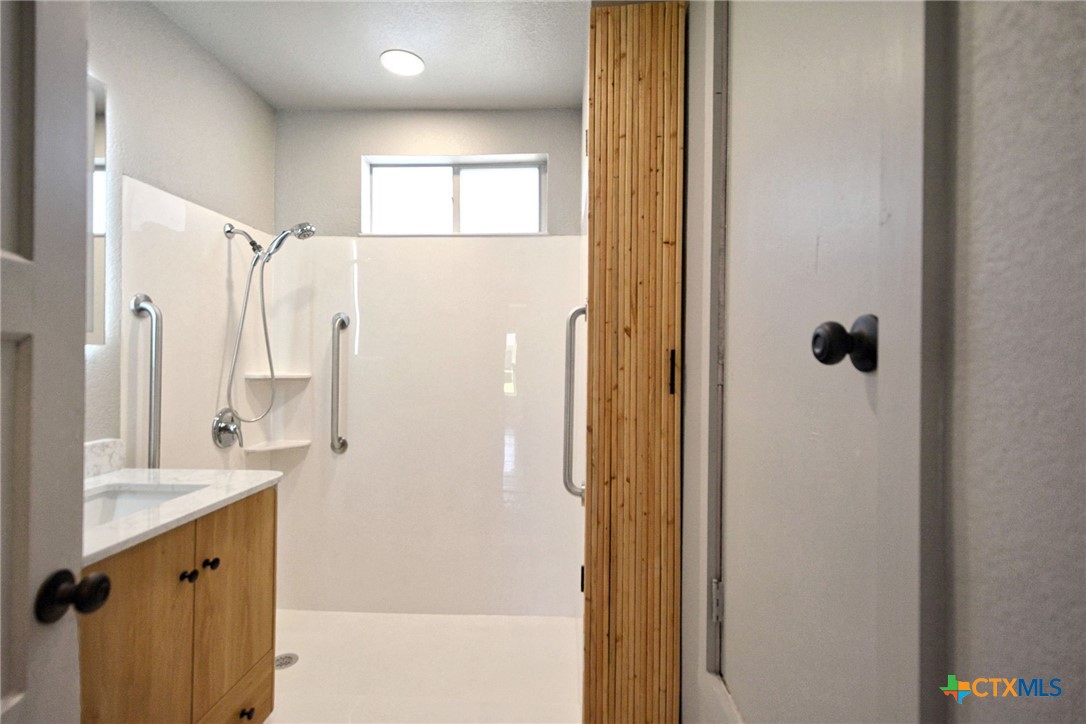 530 E Weinert Street Property Photo 21
