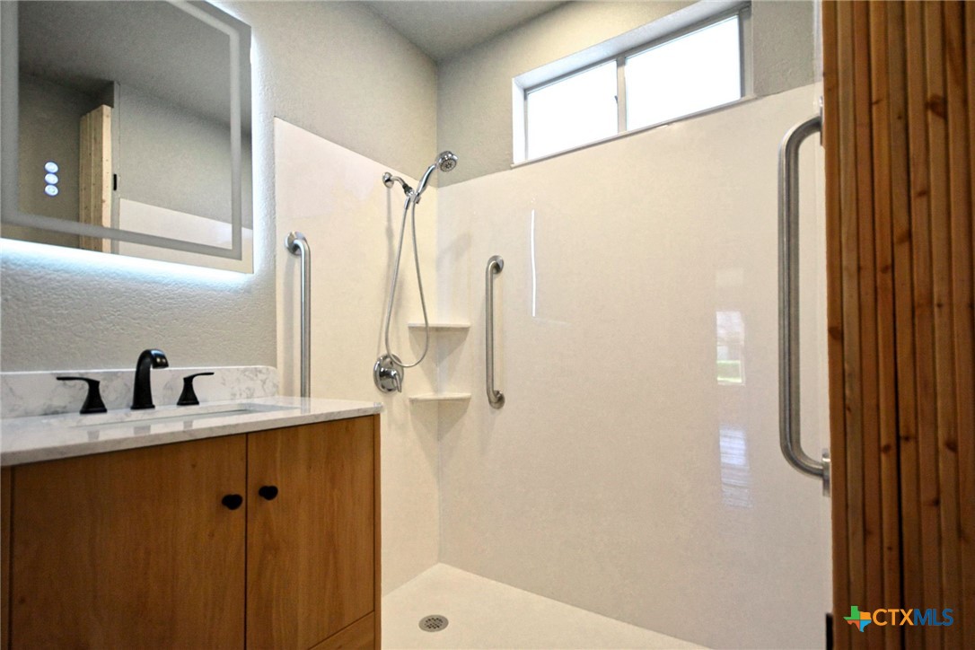 530 E Weinert Street Property Photo 22
