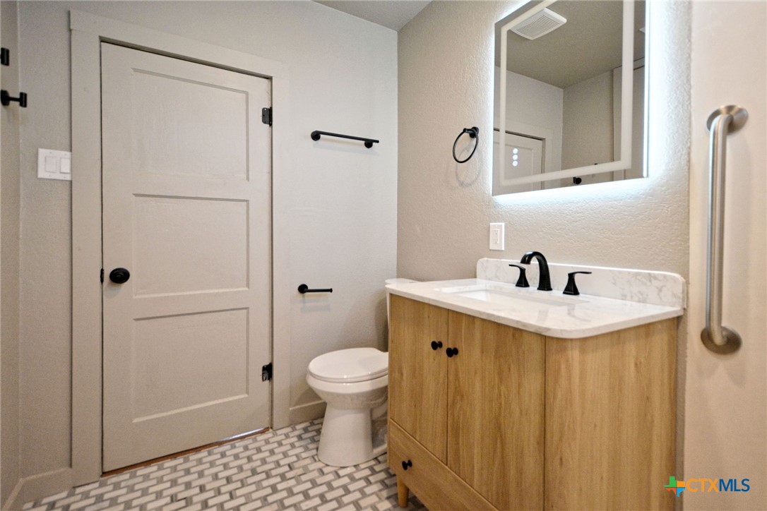 530 E Weinert Street Property Photo 23