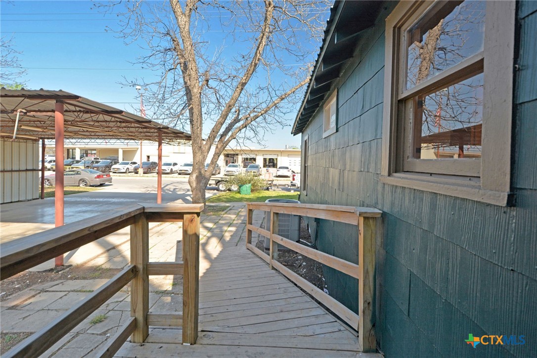 530 E Weinert Street Property Photo 26
