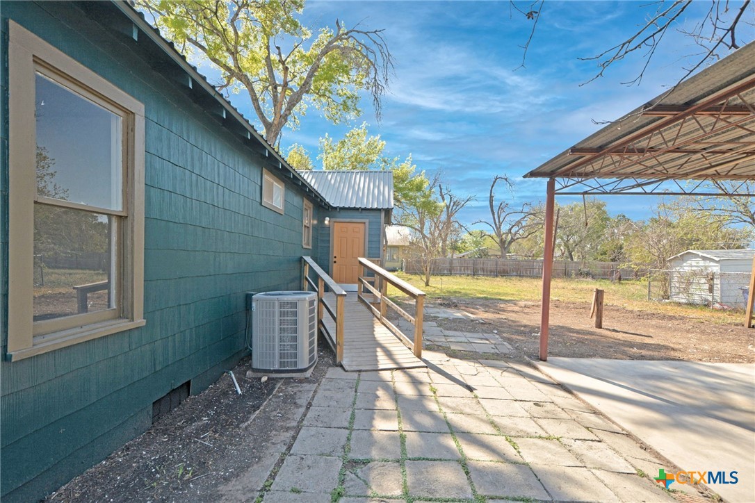 530 E Weinert Street Property Photo 27