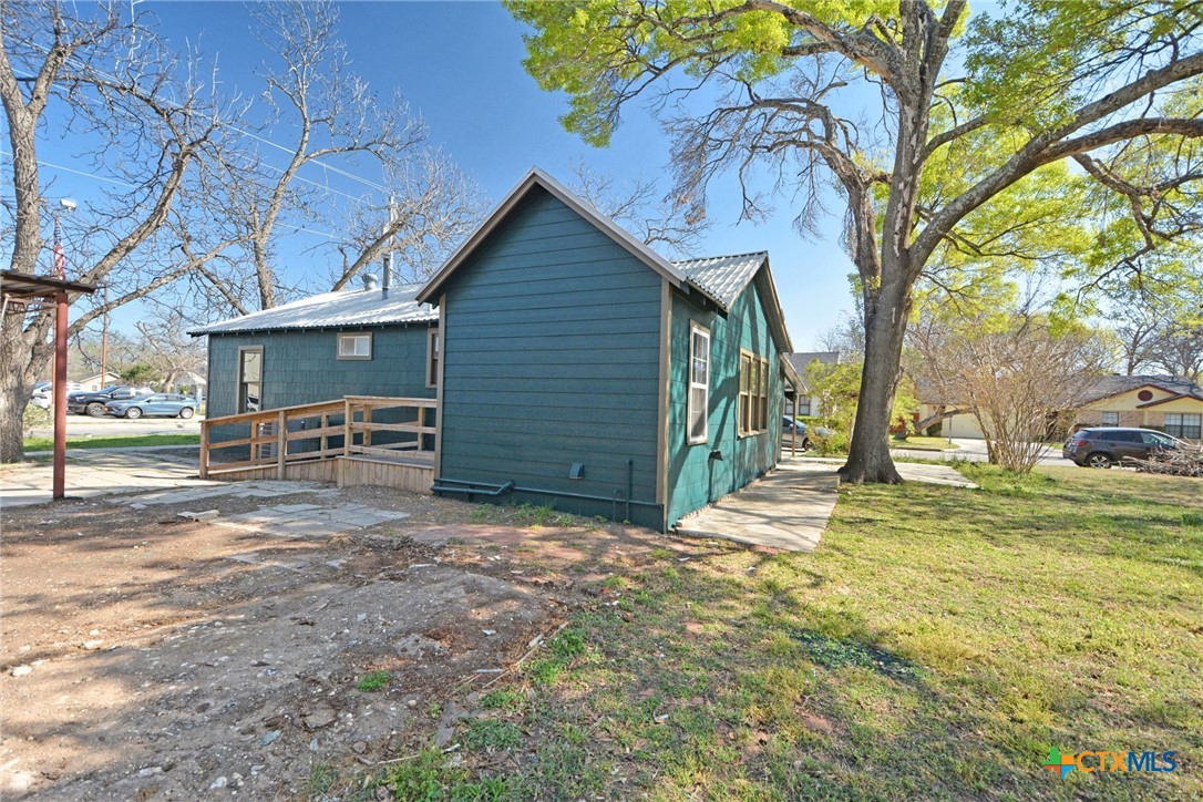530 E Weinert Street Property Photo 29