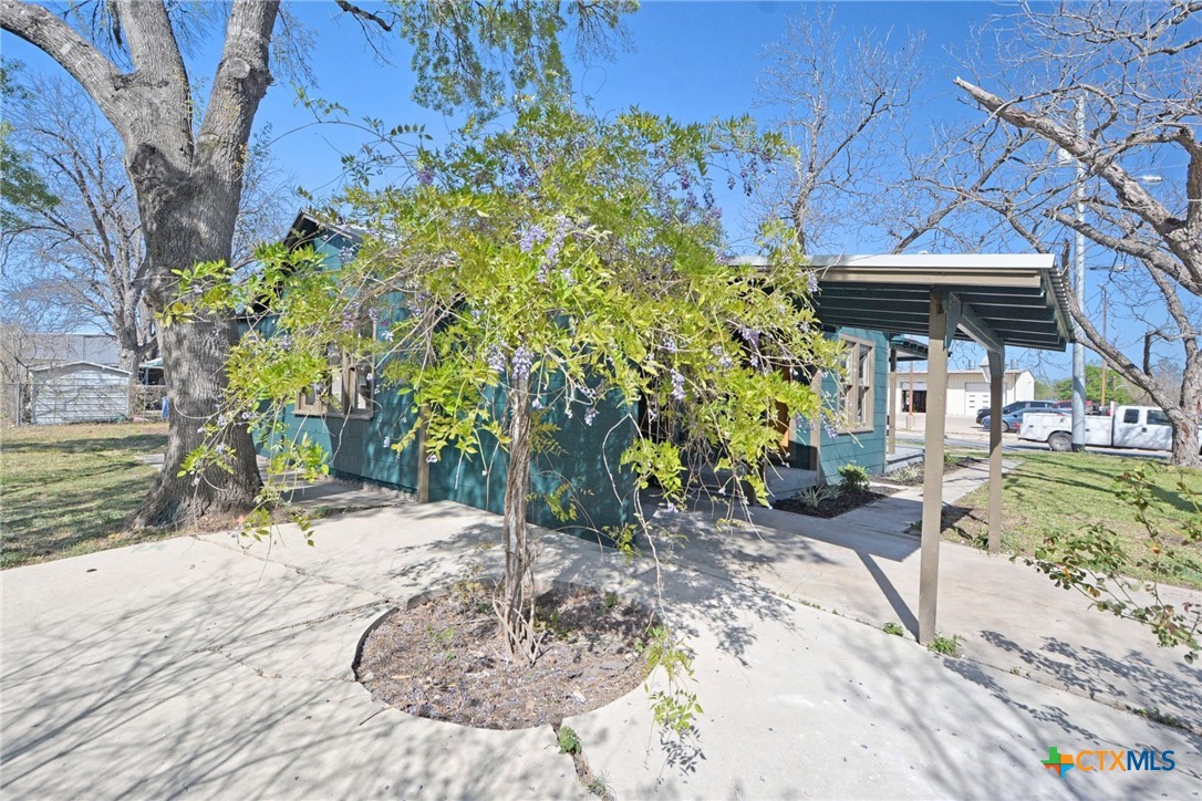 530 E Weinert Street Property Photo 31