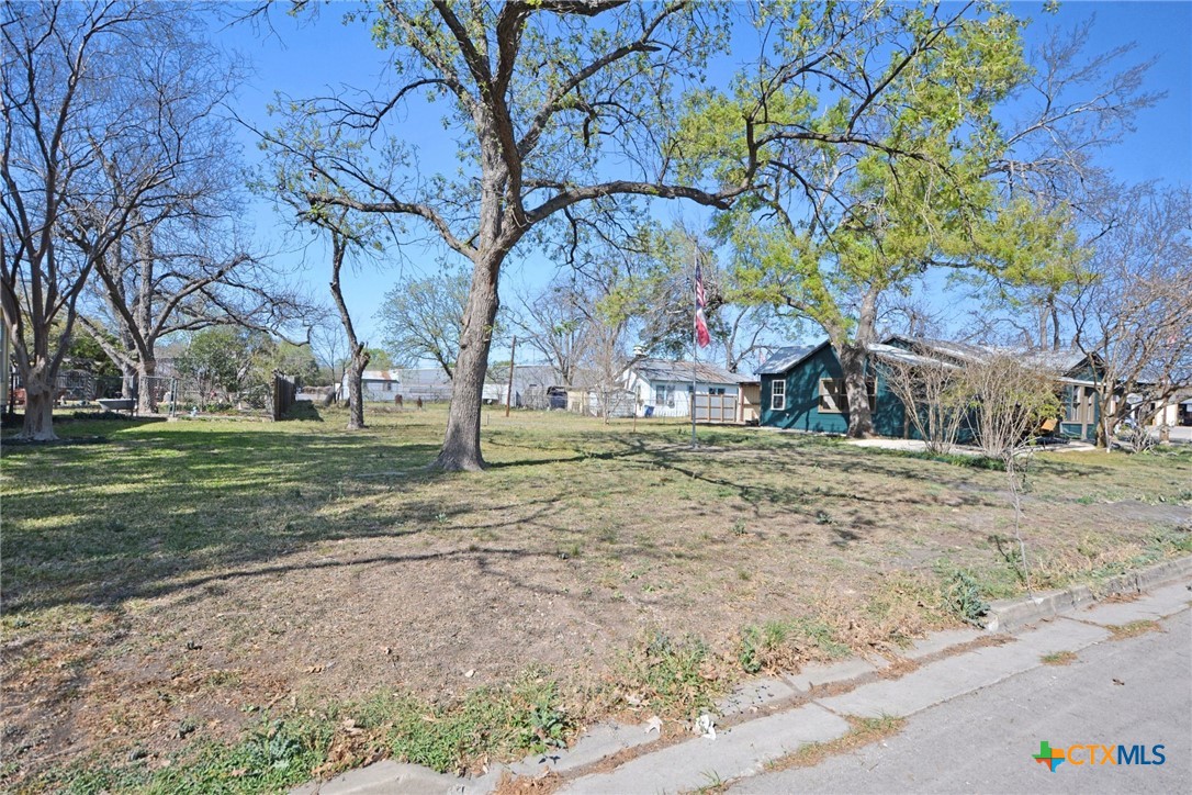 530 E Weinert Street Property Photo 33