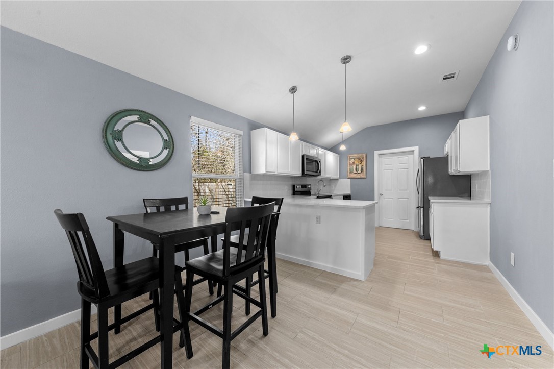 313 E Texas Avenue Property Photo 4