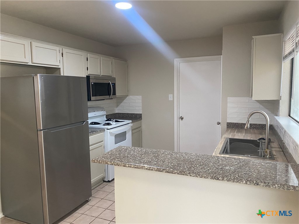 2902 Alamo Trail Property Photo 6