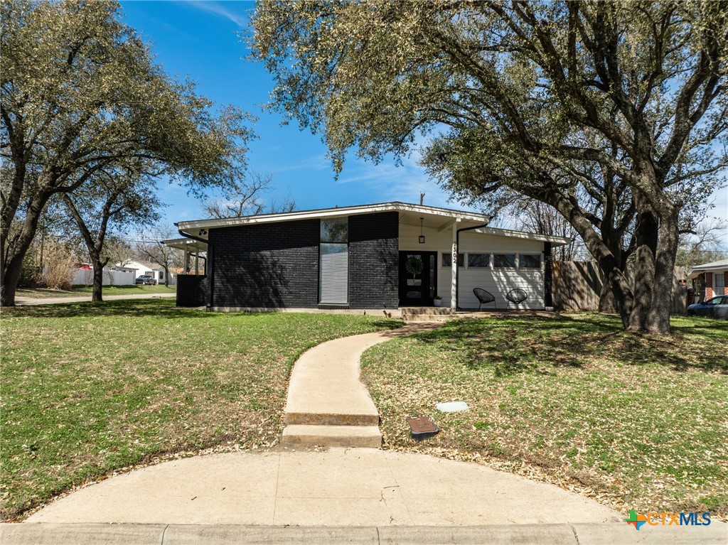 802 Fannin Loop Property Photo
