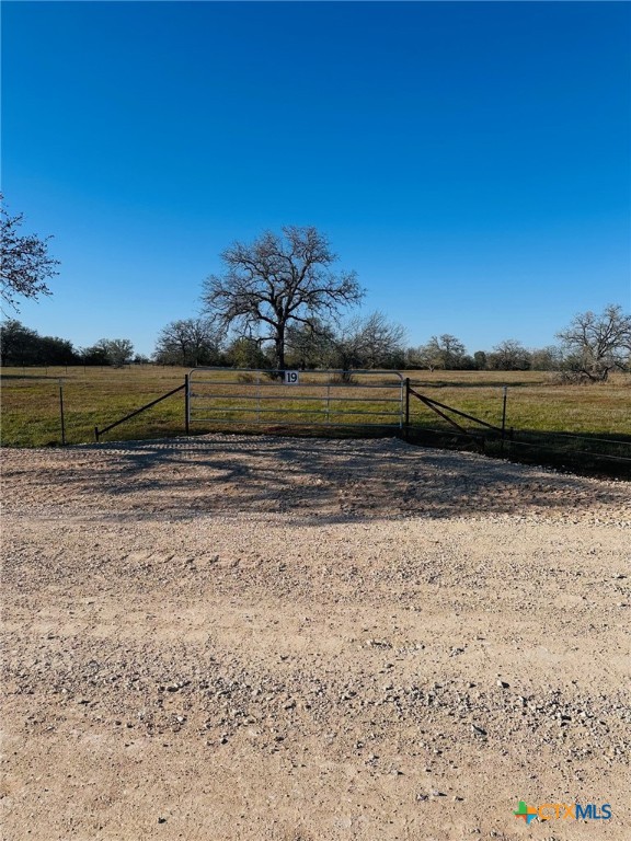 424 Main Loop Road Property Photo