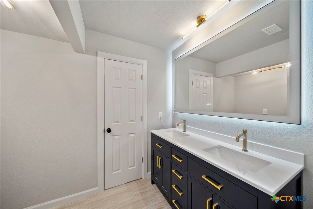 420 Wolf Run Court Property Photo 6