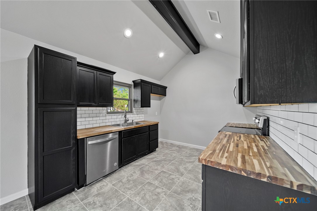 420 Wolf Run Court Property Photo 10