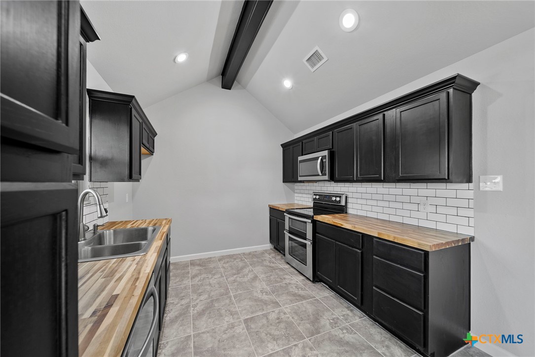 420 Wolf Run Court Property Photo 11