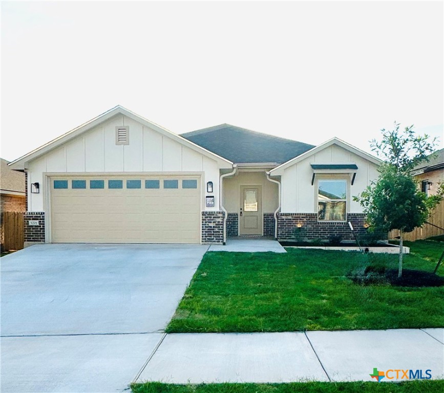 5201 White Rose Drive Property Photo 1