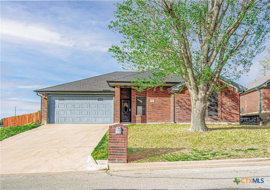5420 Williams Drive Property Photo 1