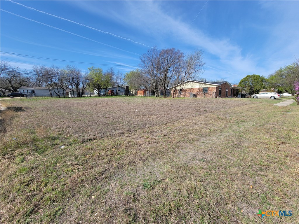 1506 Leader Drive Property Photo 2