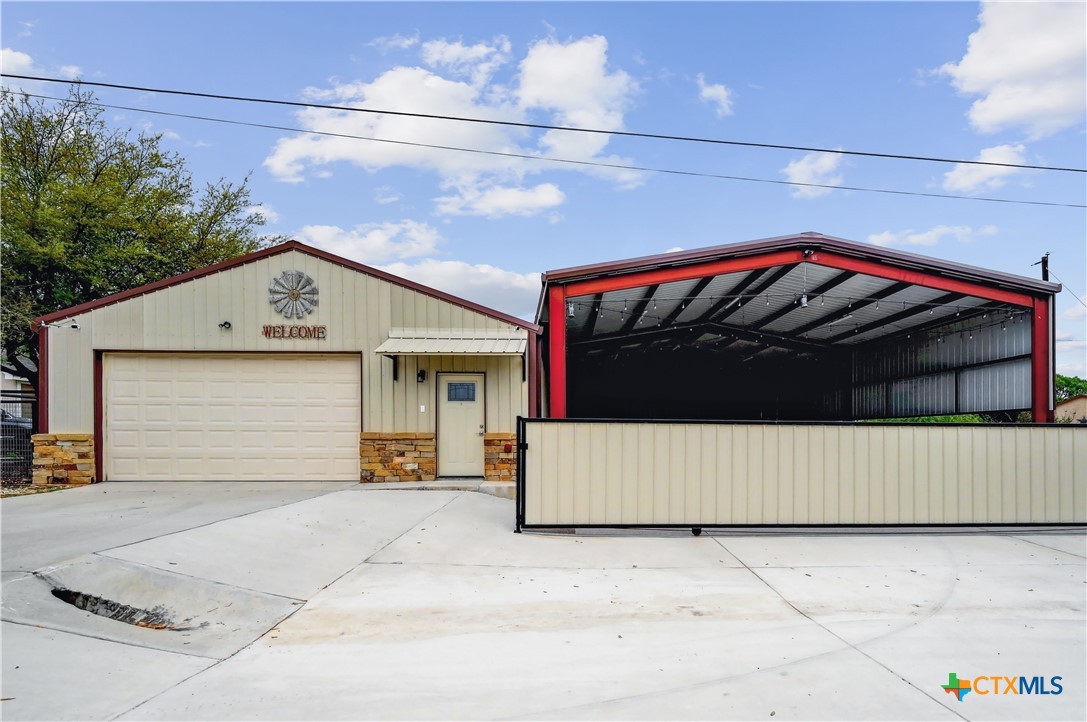 2147 Blue Ridge Drive Property Photo 1