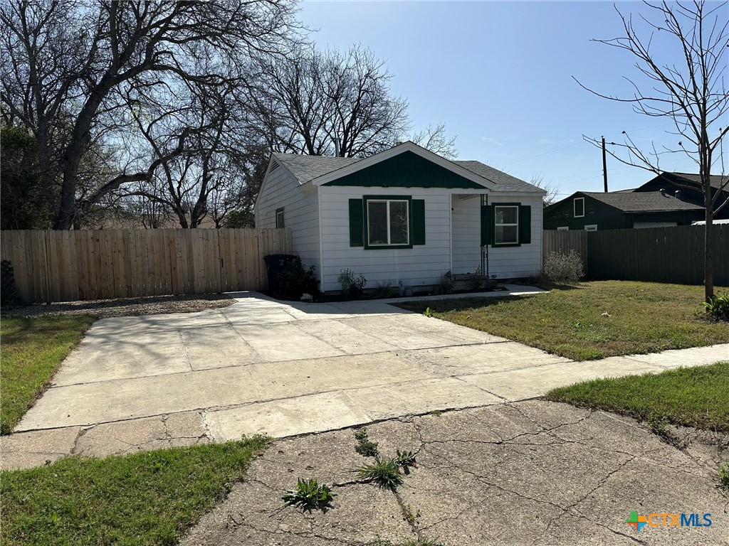 402 Wisconsin Street Property Photo 3