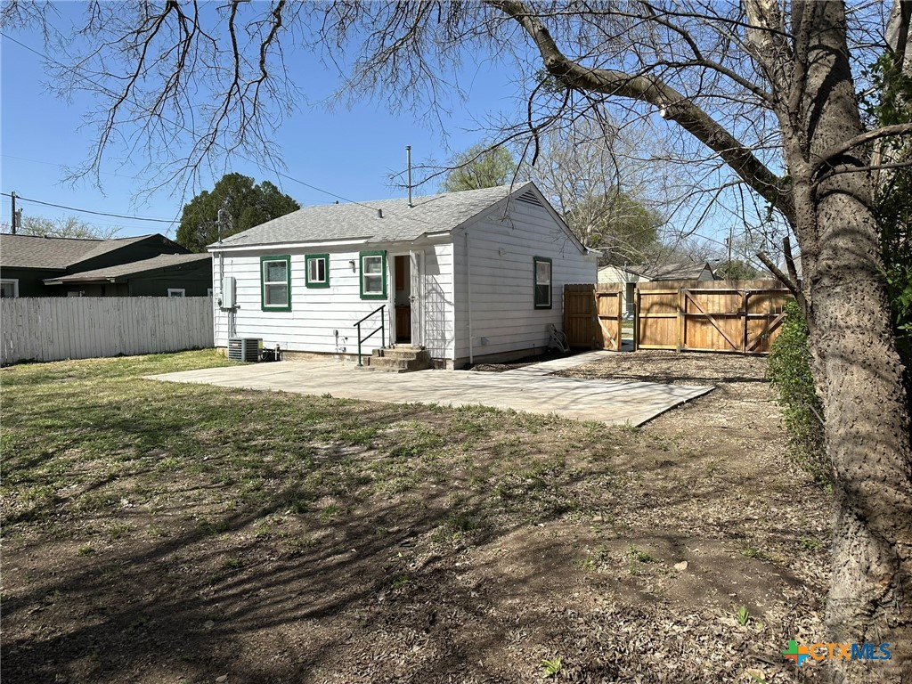 402 Wisconsin Street Property Photo 4