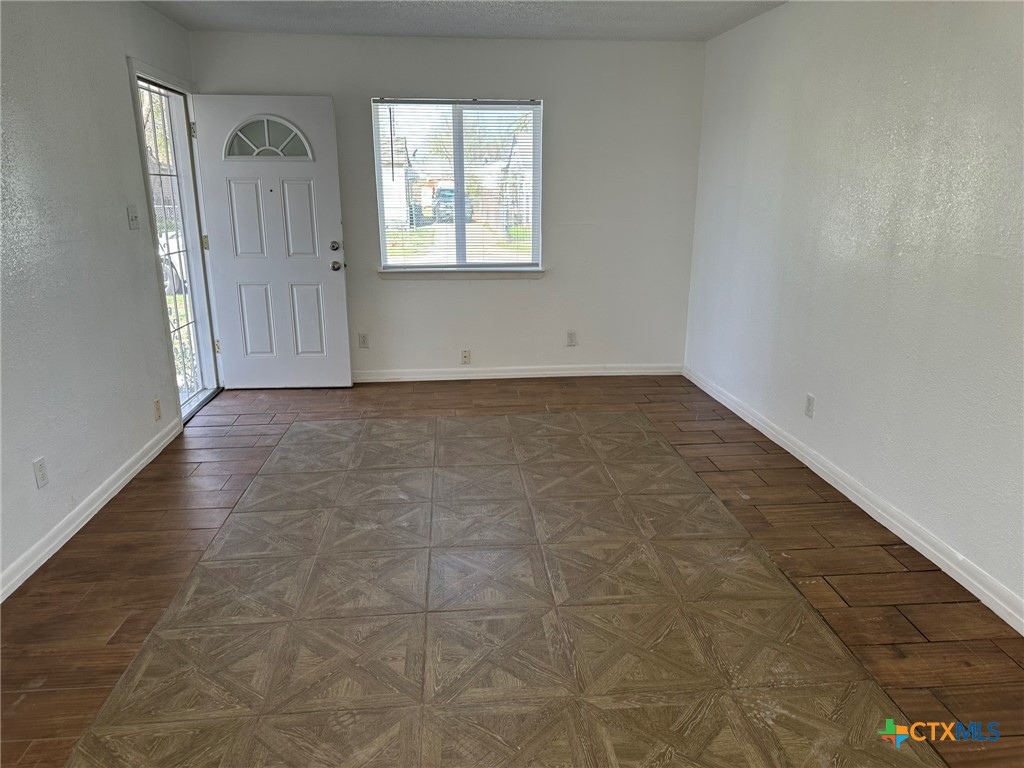 402 Wisconsin Street Property Photo 6