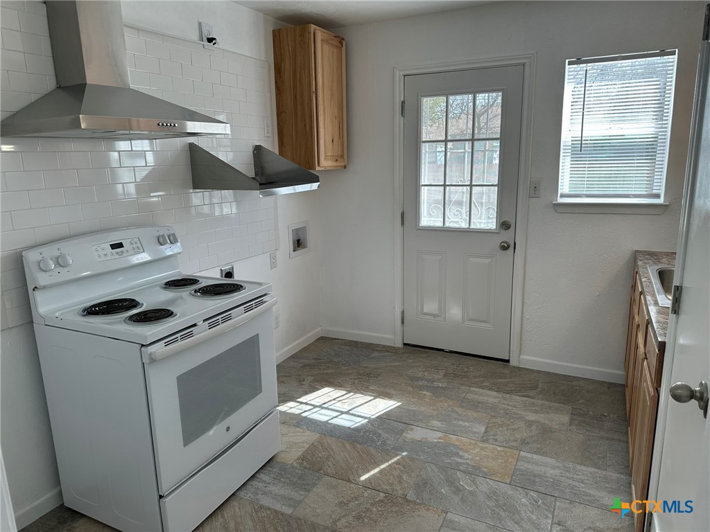 402 Wisconsin Street Property Photo 7