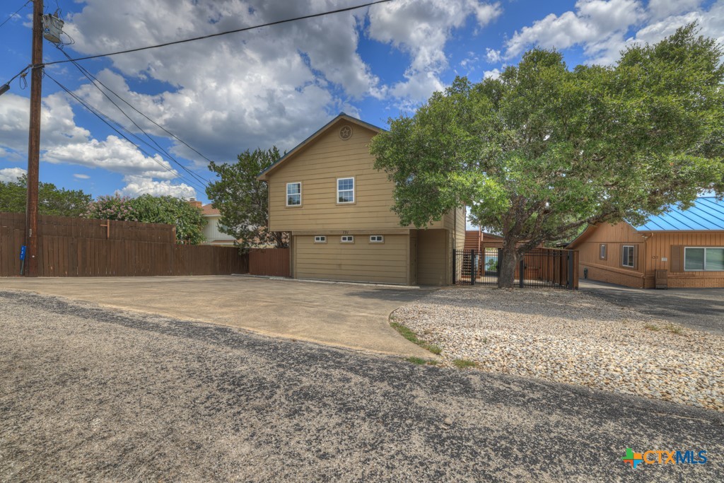131 Cedar Tree Lane Property Photo 4