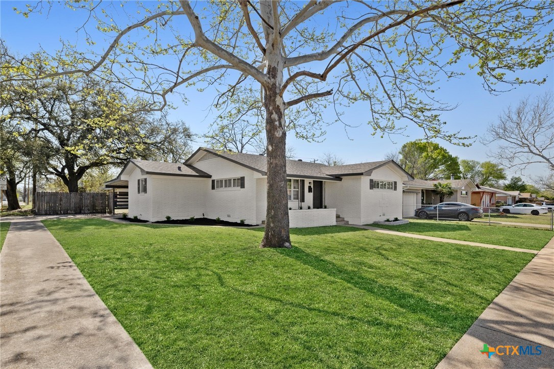 610 Alexander Street Property Photo 1