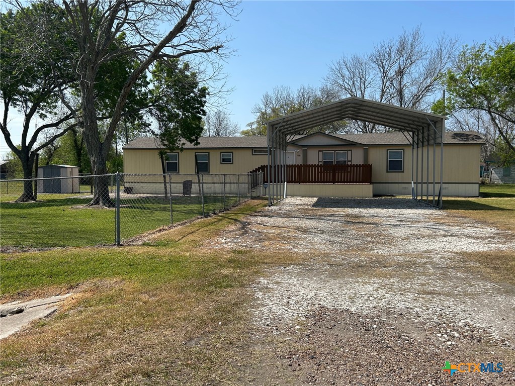 1085 State Highway 185 Property Photo