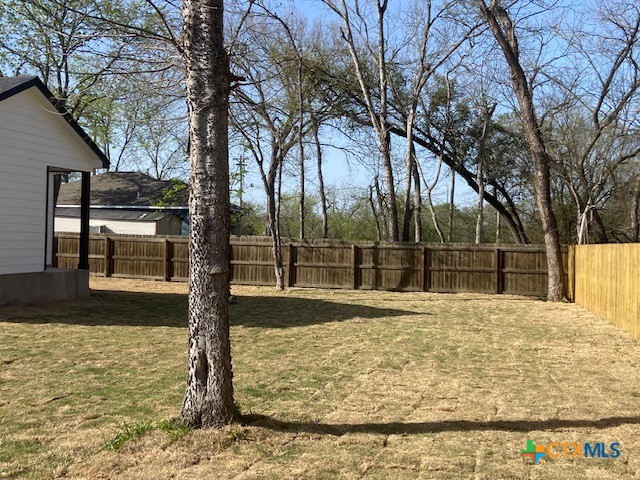 608 N Cedar Avenue Property Photo 4