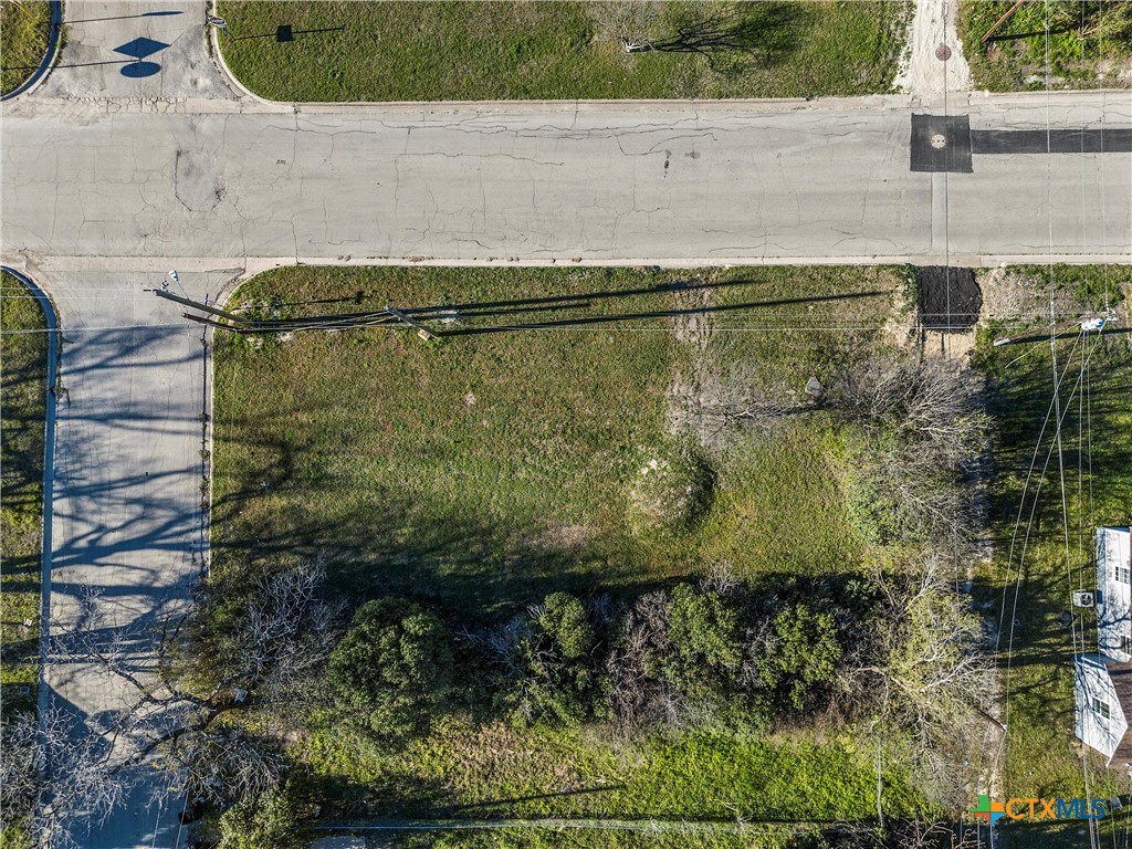 514 E Avenue C Property Photo 2