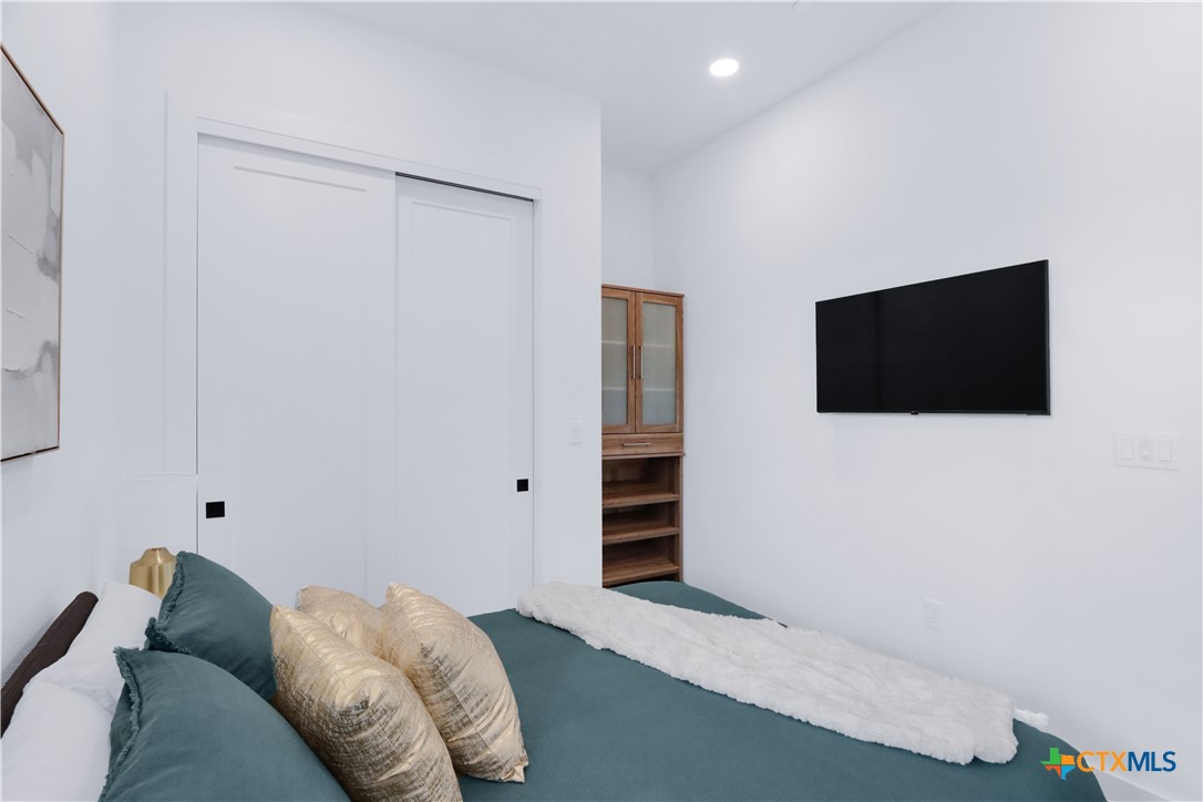 2165 Gabriels Place 1110 Property Photo 4