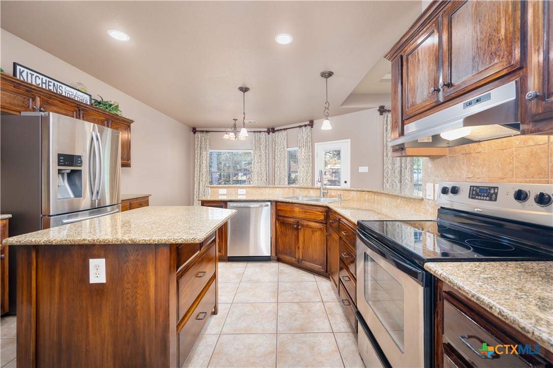 455 Rose Blossom Loop Property Photo 8