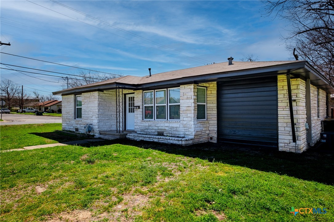 2526 Oak Drive Property Photo
