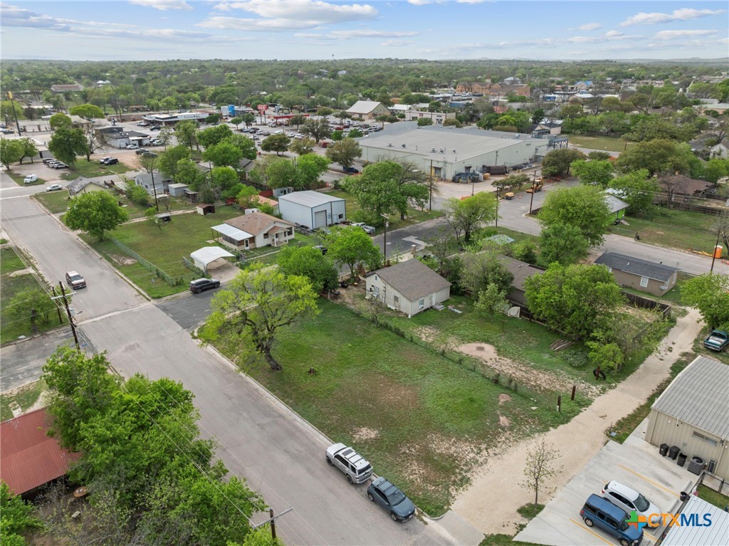 807 S Main Street Property Photo 3