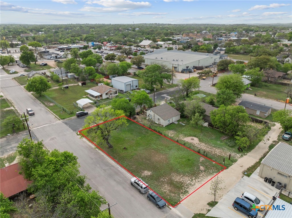 807 S Main Street Property Photo 4