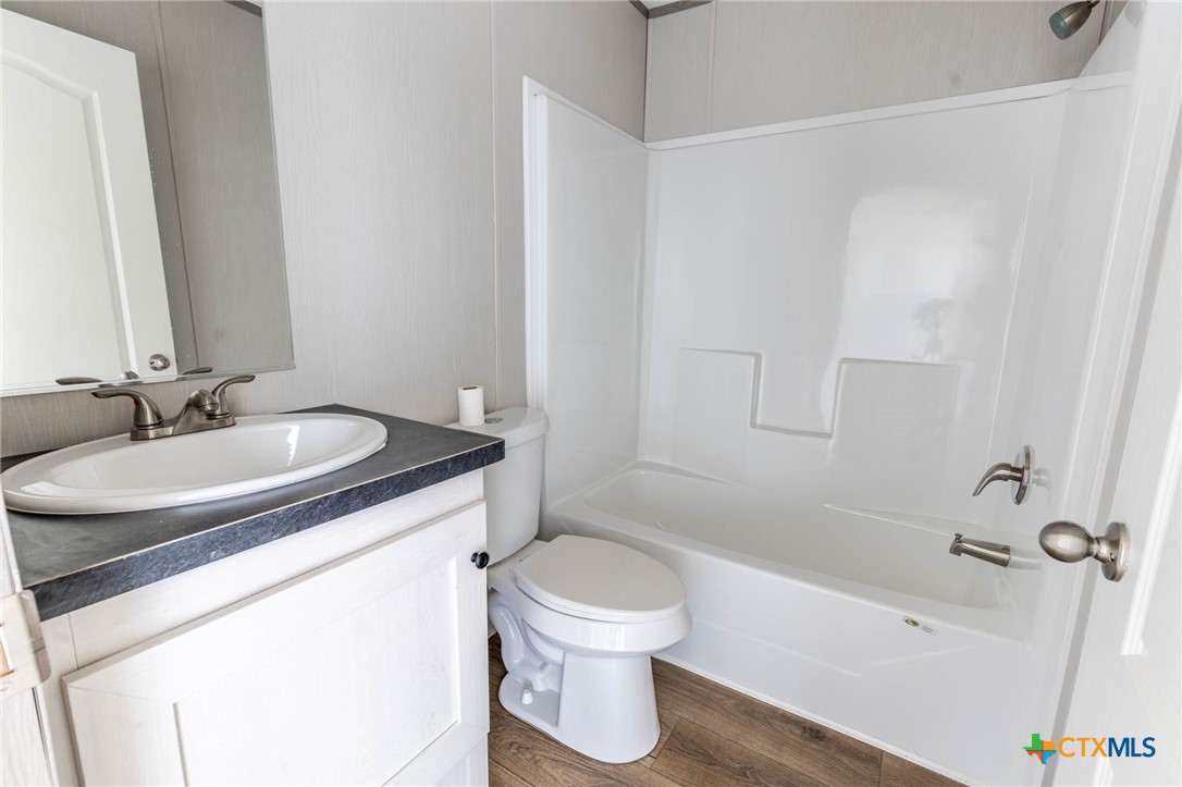 181 Viridian View Property Photo 5