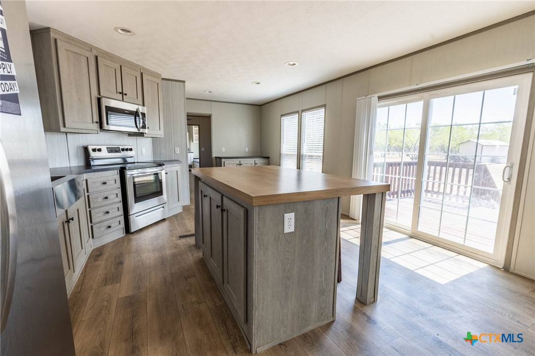 181 Viridian View Property Photo 8