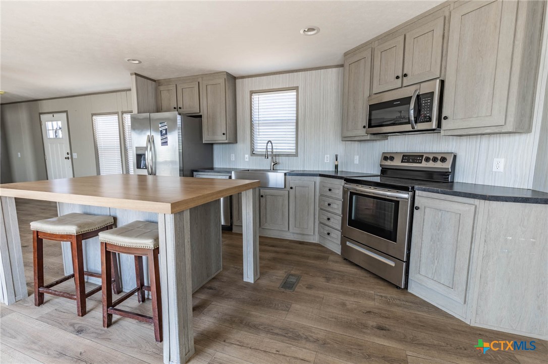 181 Viridian View Property Photo 9