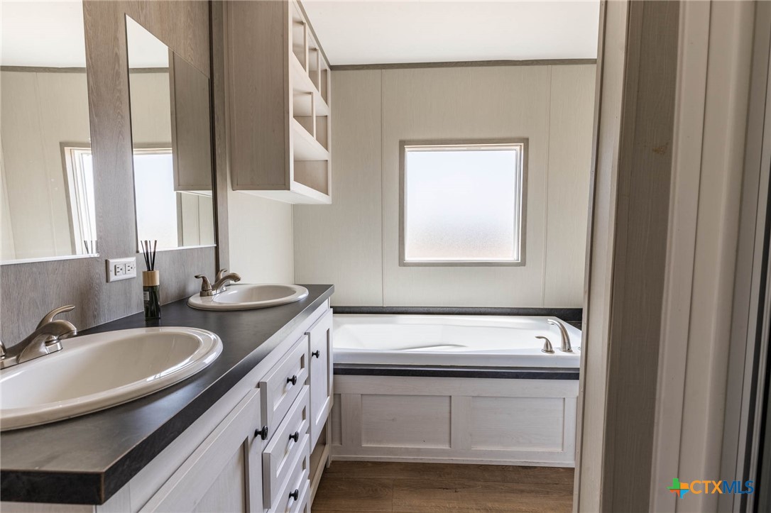 181 Viridian View Property Photo 13