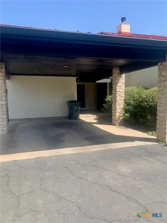 195 Gallagher Drive 18 Property Photo 5