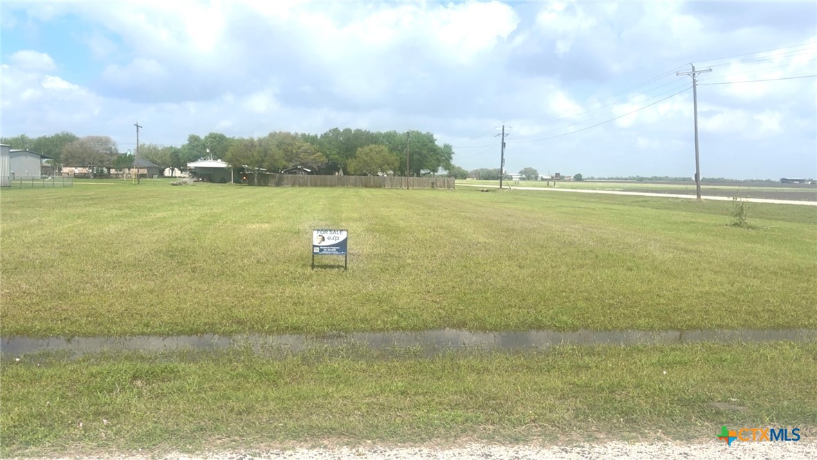 102 Golden Glow Street Property Photo