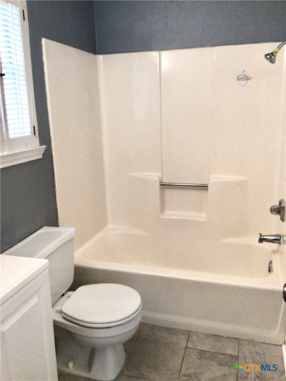 2004 Sherman Drive Property Photo 11