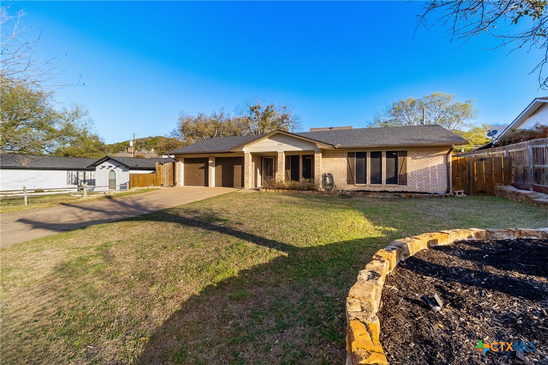 2204 Moon Valley Road Property Photo 1